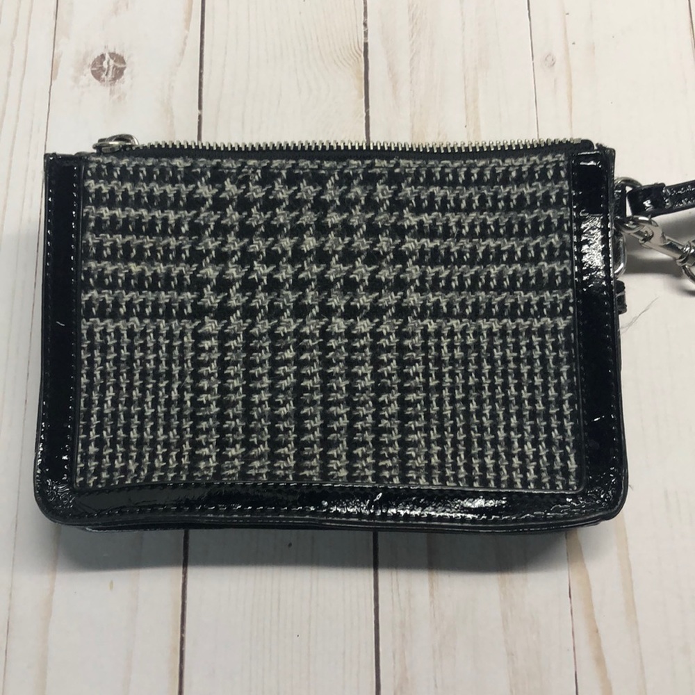 Chic wristlet - Picture 3 of 5